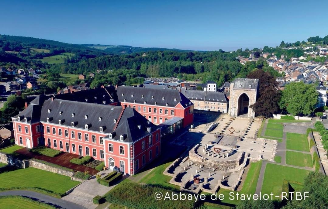 La Pierre Du Diable Bed & Breakfast Stavelot Dış mekan fotoğraf